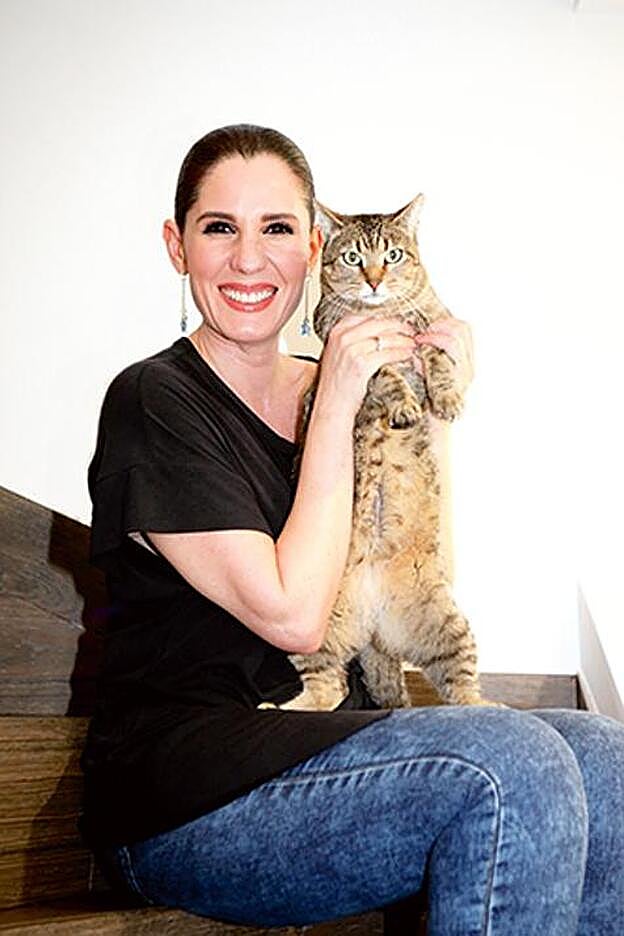 Diana Navarro junto a Romana.