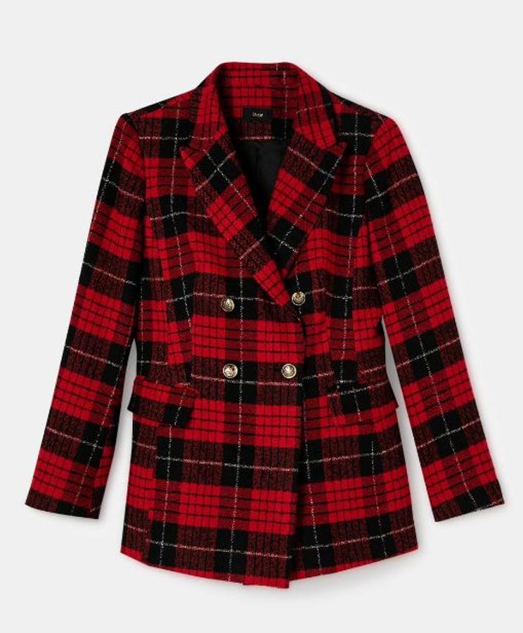 La blazer que lleva la actriz es este modelo de la firma Elogy y cuesta 79,99 euros. Los leggings son de Tintoretto y los zapatos, de Gloria Ortiz. A la venta en El Corte Inglés.