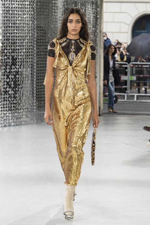 Desfile de Paco Rabanne SS 21.
