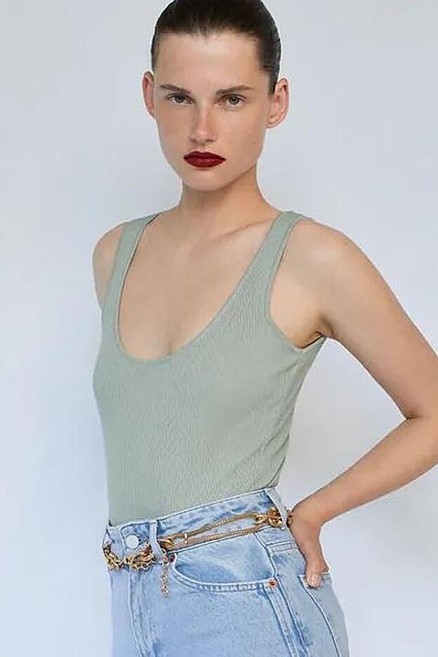 Body de canalé, de Zara..