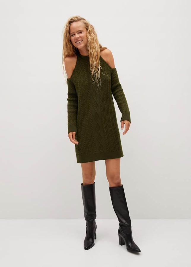 Vestido de punto tejido en ochos con manga larga y aperturas en los hombros, de Mango (39,99 €).
