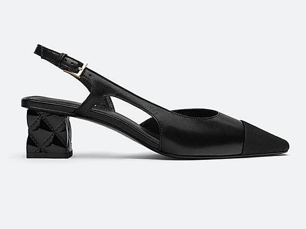 Zapatos de tacón destalonados, de Uterqüe (89 €).