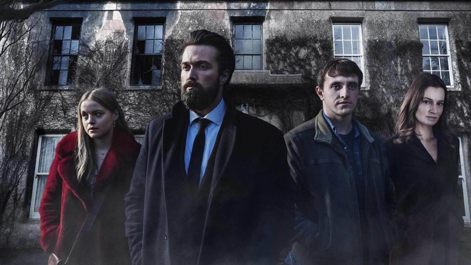 El arte del engaño. Miniserie. Filmin. 30 de octubre.Creada por la responsable de la imprescindible ‘Derry Girls’, Lisa McGee, esta thriller irlandés narra la relación entre un profesor viudo, su alumna y amante y la alargada sombra de su esposa muerta.