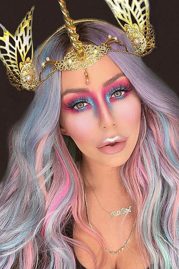 Puede que el maquillaje de Aubrey Oday sea el más trabajado de todos los unicornios. .