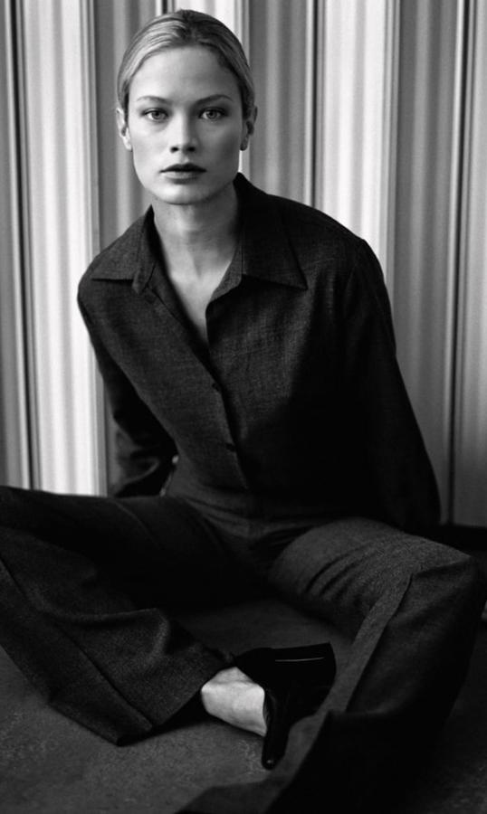 En invierno de 1998 llegó un cambio de cara, con Carolyn Murphy en la campaña de Zara. Este conjunto masculino de lana de camisa (39,95 euros) y pantalón (49,95 euros) está ahora a la venta en edición limitada.