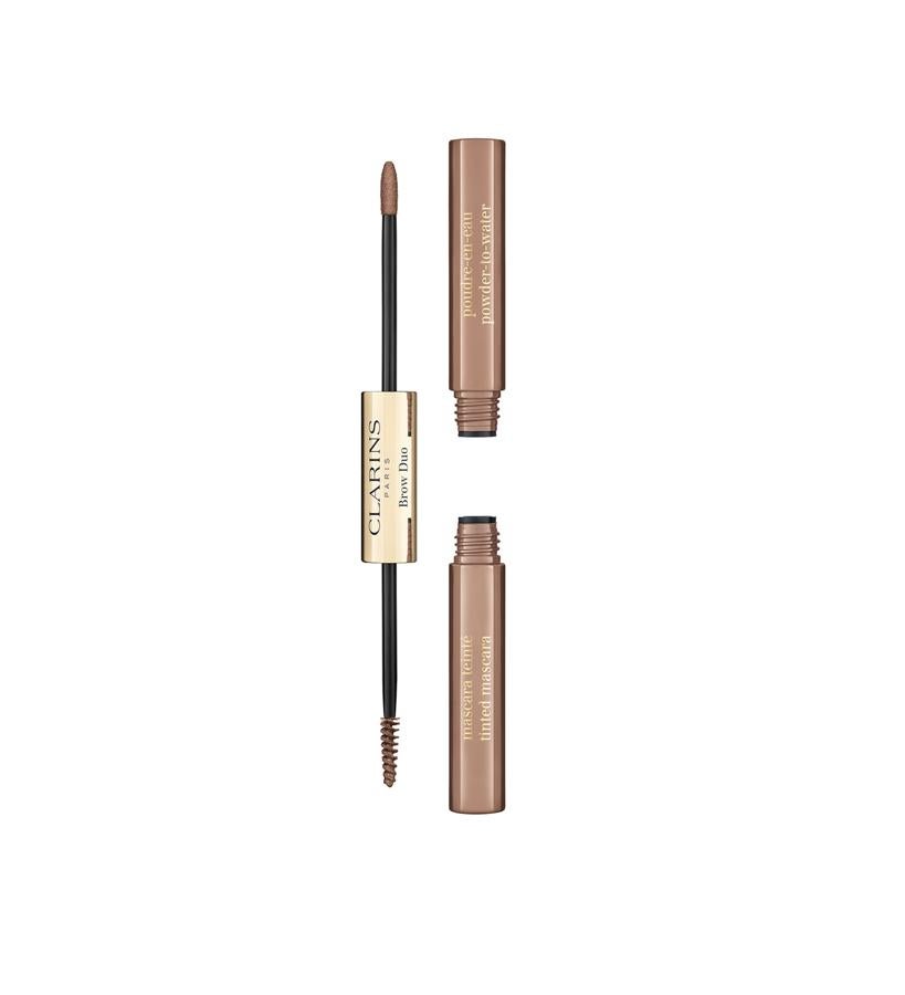Este producto reúne unos polvos con color que se transforman en gel fresco y acuoso al momento de la aplicación, con un cepillo que fija y modela las cejas con una máscara tipo gel de color muy duradero.  Brow Duo de Clarins  (27 €).