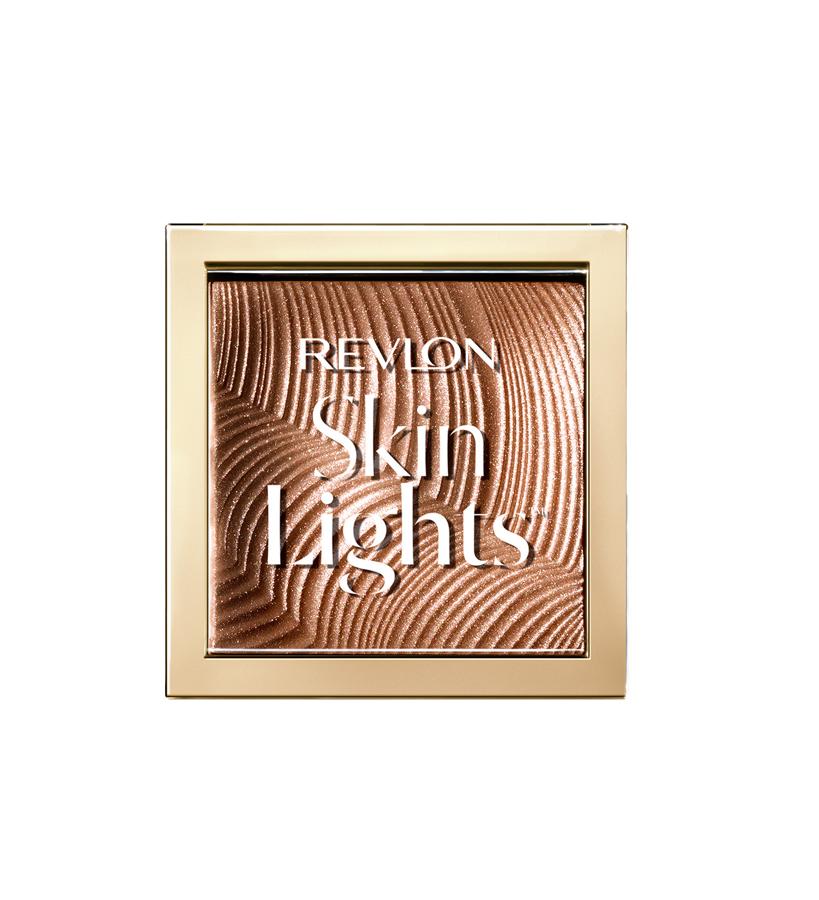 Incorporan pigmentos cristalinos y efectos de luz que perfeccionan la piel, crean profundidad y dimensión. Proporcionan luminosidad multidimensional, suave pero no brillante, y se pueden usar solos o con la base de maquillaje. Skinlights Powder Bronze de Revlon (9,95 €).