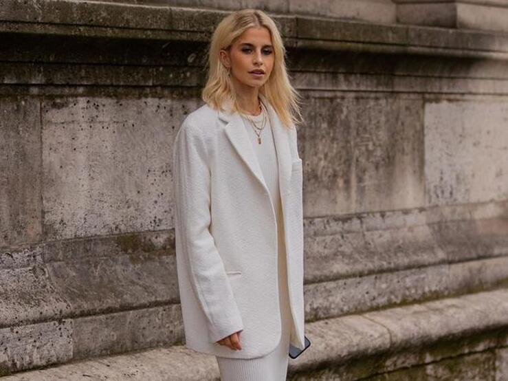 Fotos: Abrigos blancos para darle luz a tus looks de invierno