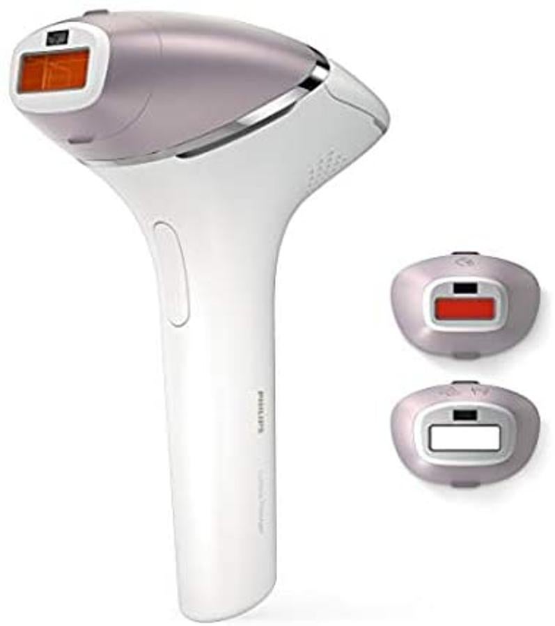 Para los que prefieren no salir de casa pero sin renunciar a una depilación óptima ofrecemos esta depiladora de luz de la famosa gama de Philips Lumea. Este modelo ofrece una depilación fácil y segura para zonas sensibles con vello como la cara o la línea del bikini. Además, funciona perfectamente con sin importar la tonalidad del cabello. Sus resultados son duraderos ya que cuenta con una eficacia de hasta un 92%. Podrás hacerte con él por 299,99€ gracias a su descuento del 41% en este  Amazon Prime Day.