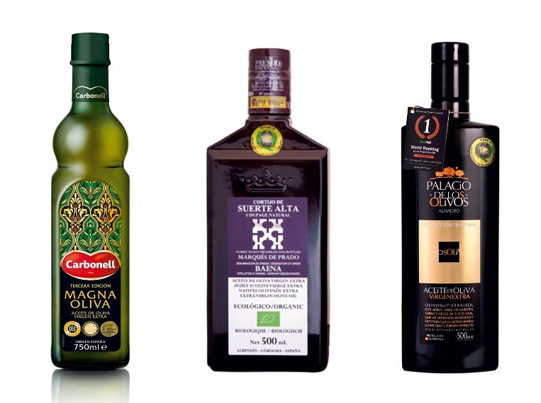 Aceites de Oliva Virgen Extra Carbonell Magna Oliva (c.p.v.), Coupage Natural Cortijo de Suerte Alta (13,75 €) y Palacio de los Olivos (desde 9 €).