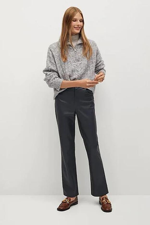 Jersey punto cremallera de la nueva colección de Mango. Exclusivo en web. (39,99 euros). DIsponible de la XS a la L.