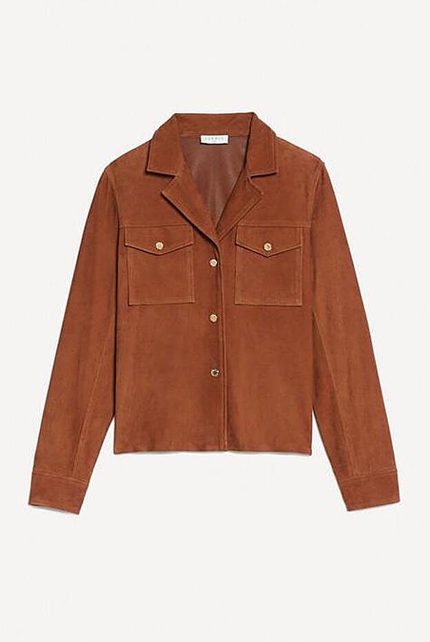 Cazadora de ante de Sandro (525 €).