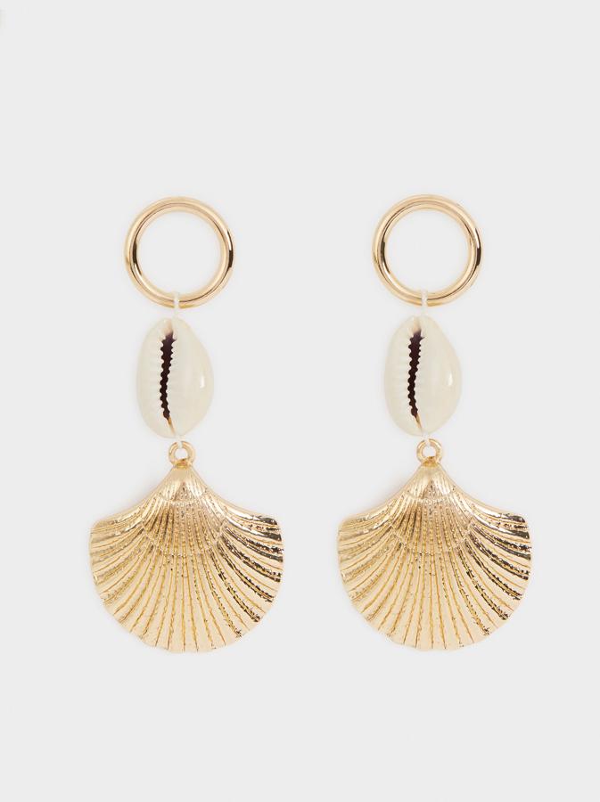 Pendientes largos con conchas de Parfois, (9,99 euros).
