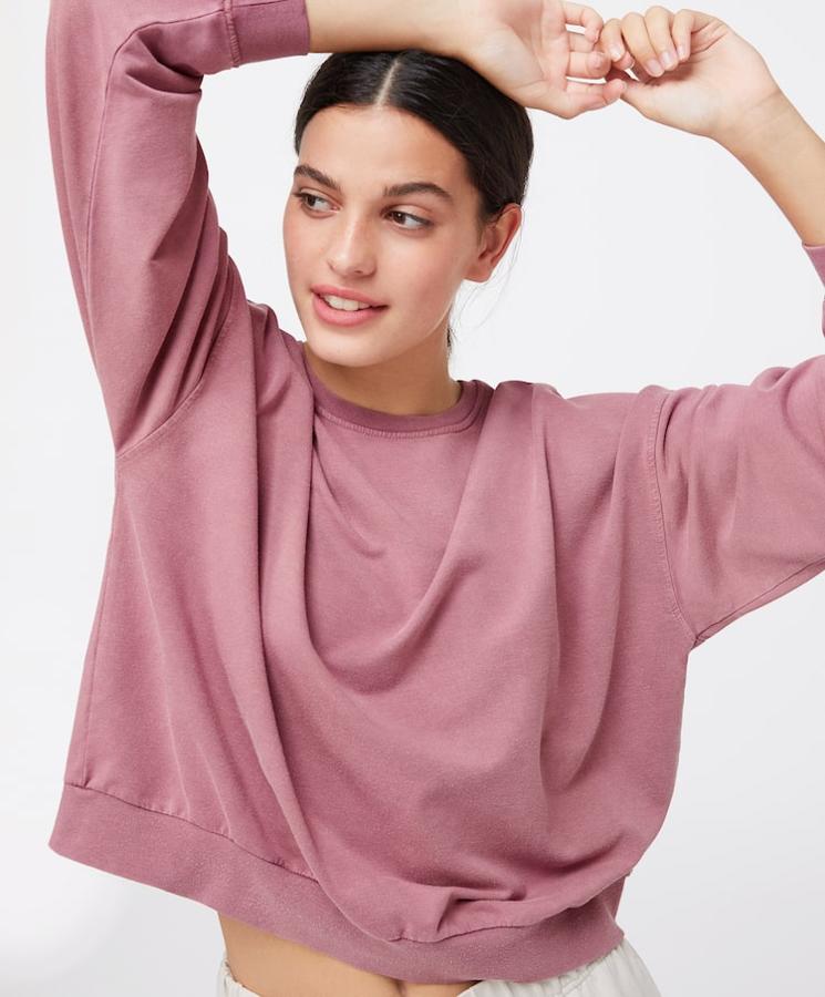 Sudadera frambuesa de Oysho, (19,99 euros).