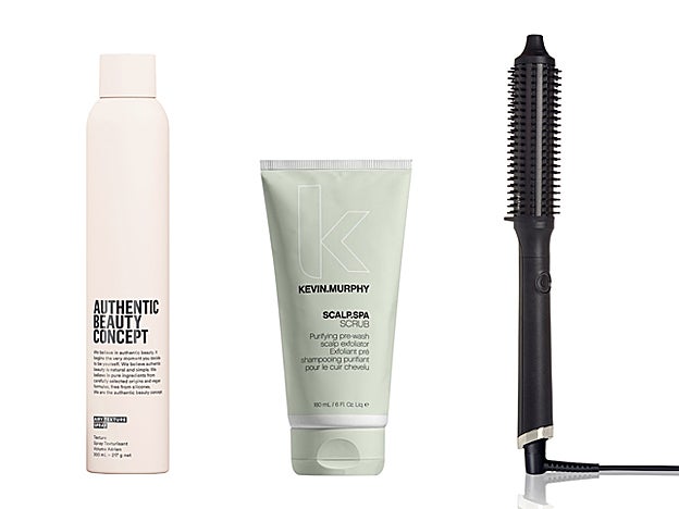 Air Texture Spray de Authentic Beauty Concept (26,85 €). Scalp.Spa Scrub de Kevin Murphy (33 €). Cepillo Eléctrico de Volumen 3D Rise de Ghd (189 €).