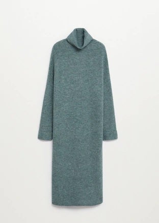 Vestido de invierno de Mango en punto canalé y color azul celeste. (39,99 euros).