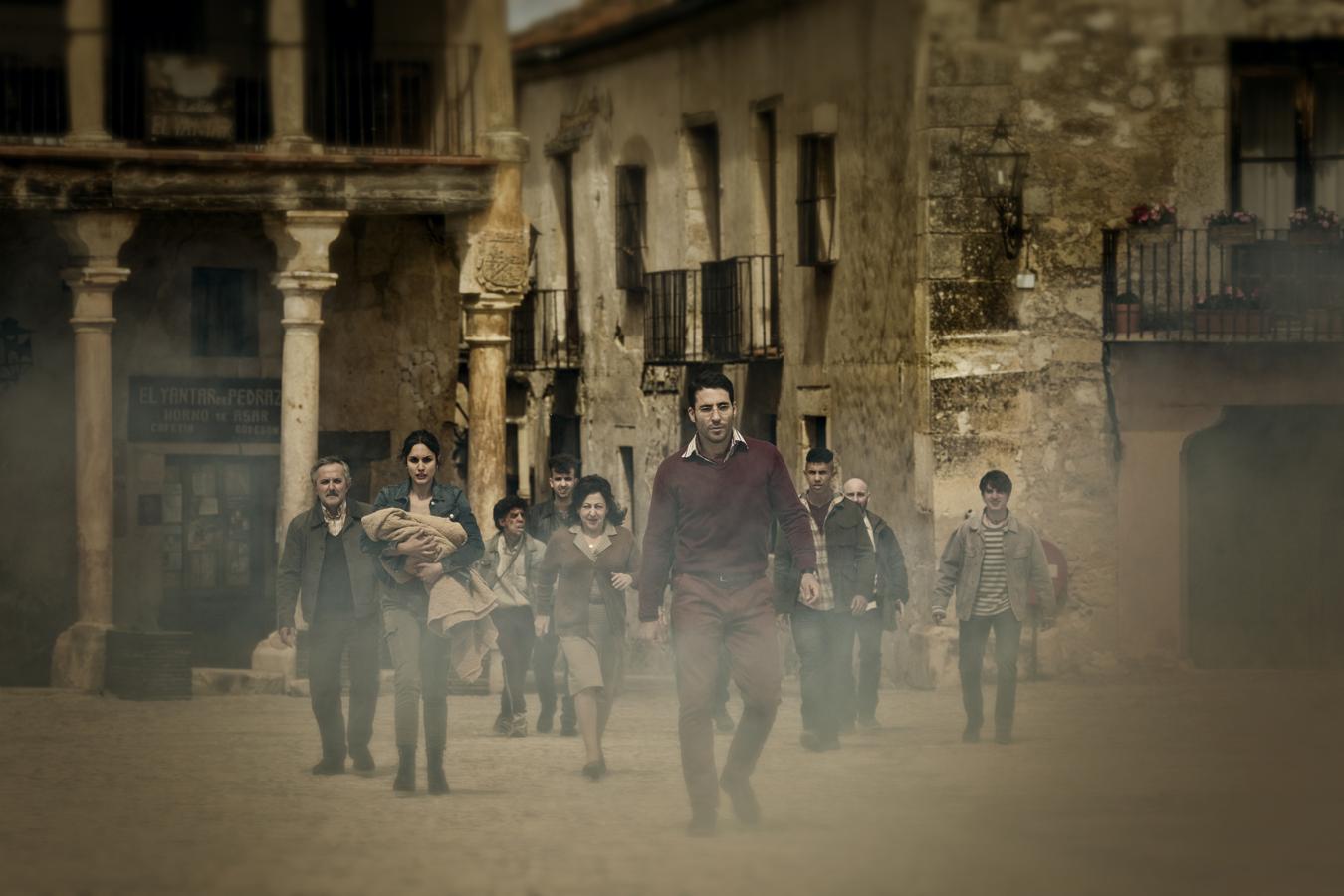 30 Monedas. Temporada 1. HBO. 29 de noviembre.Álex de la Iglesia y Jorge Guerricaechevarría han escrito esta historia en la que el padre Vergara, exorcista, boxeador y exconvicto, vive en un pueblo remoto de España en el que empiezan a ocurrir una serie de fenómenos paranormales. Una historia que terminará en una batalla global por el control de las treinta monedas por las que el apóstol Judas Iscariote traicionó a Jesús de Nazaret. En el reparto están Eduard Fernández, Miguel Ángel Silvestre, Macarena Gómez, Pepón Nieto o Carmen Machi entre otros.