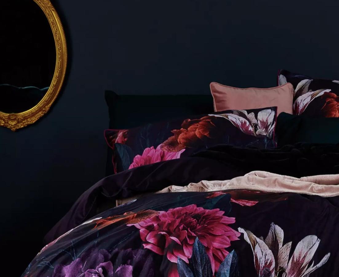 Ropa de cama de flores extragrande 30 €.