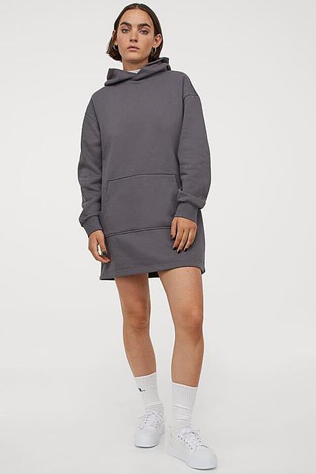 Vestido sudadera con capucha, de H&M (19,99 euros):