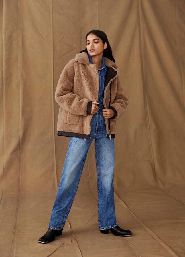 Chaquetón reversible de borreguito, de Mango (89,99 €).