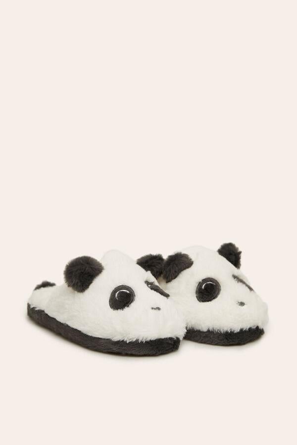 Diseño destalonado para estas zapatillas de pelo con diseño de panda. Son de Women Secret y están rebajadas, de 18,99 euros han pasado a costar 14,99 euros. Están disponibles en los números 38-39 y 40-41.