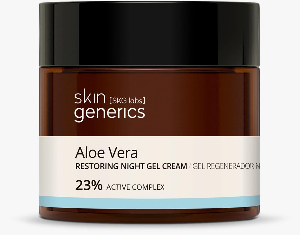 Este gel regenerador de noche de Skin Generics con aloe vera y el extracto de manteca de Karité, regenera la epidermis para conseguir una piel hidratada y flexible. El té verde y el Lipochroman eliminan los radicales libres y la diglicerina evita la deshidratación. Te levantarás con una piel inmejorable.