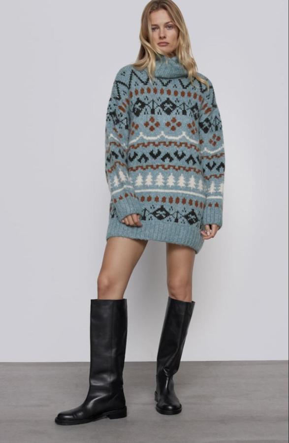 Jersey de punto con motivos extra largo de Zara, (29,95 euros).