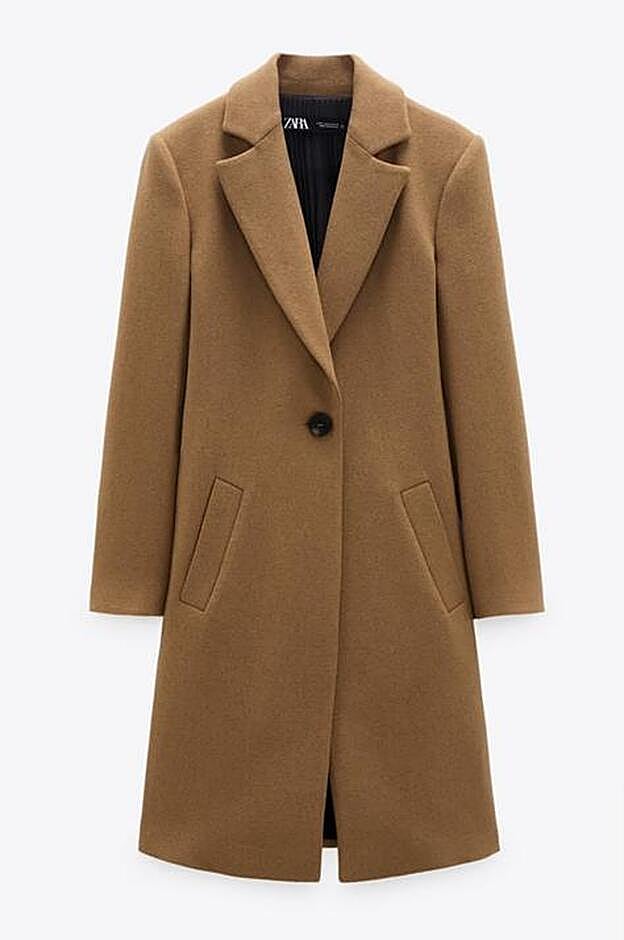 Abrigo camel de corte masculino, de Zara (69,95 euros).