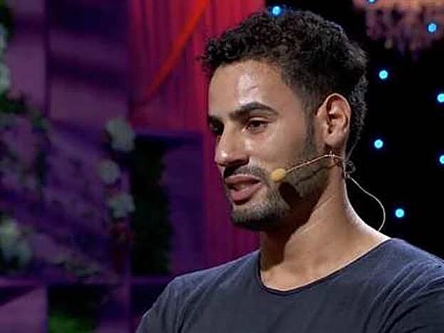 Asraf se rompe al hablar del mal momento que está atravesando porque se siente poco para Chabelita.