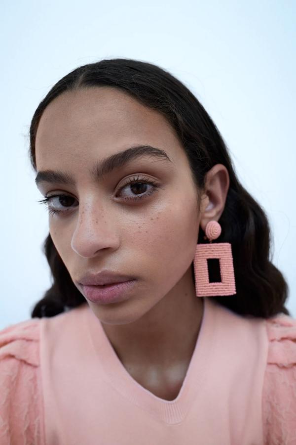 Fotos: Con mascarilla o en videollamadas: los pendientes son el accesorio del invierno y estos 10 son bonitos, versátiles y low cost