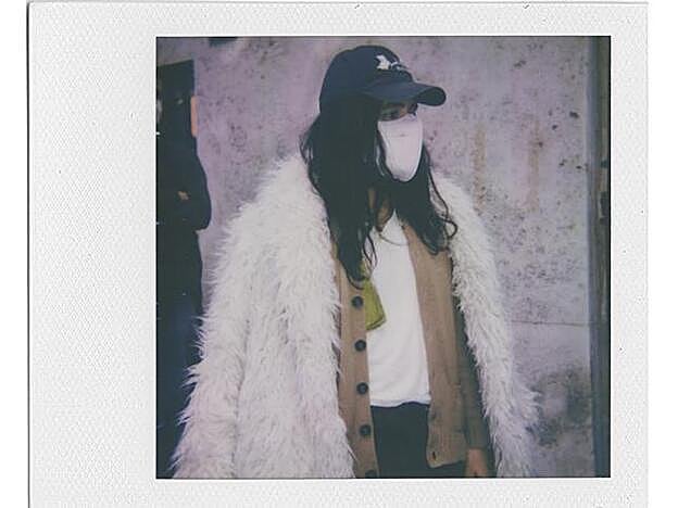 Retrato de Alessandro Michele durante el rodaje del corto At Home.