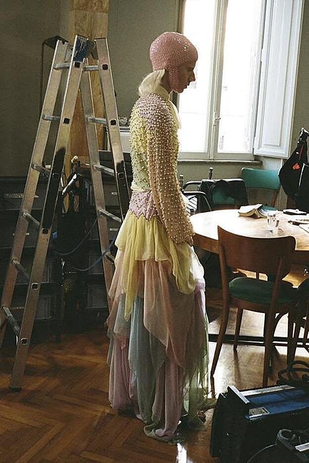 Imagen del making of thel corte At home.