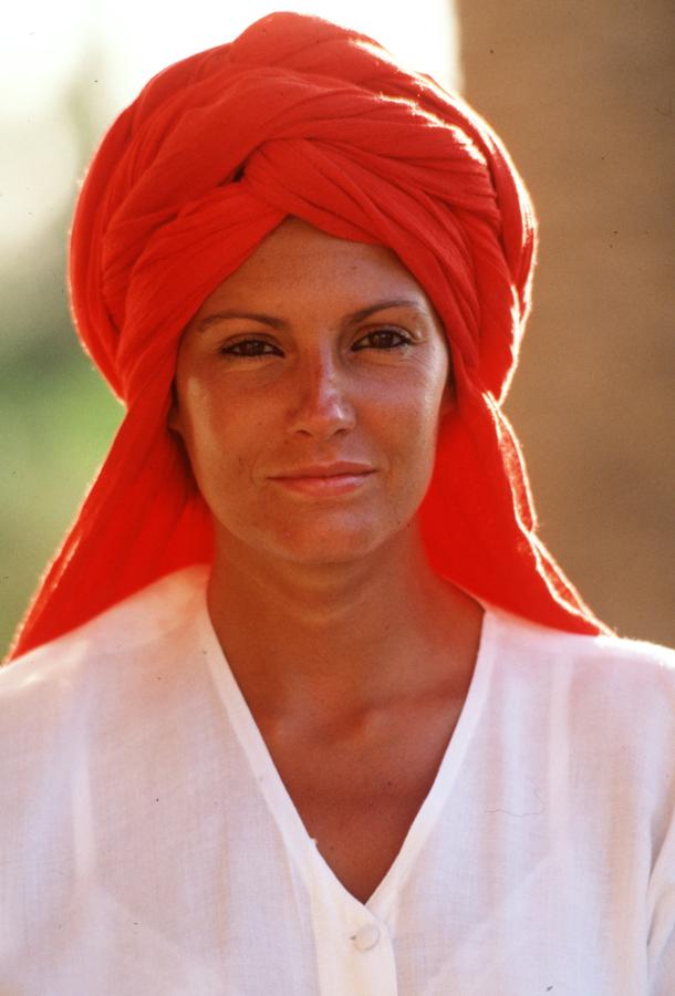 Carmina tampoco se resistía a los turbantes... ¿Cómo es este en color naranja en sus vijaes a Marruecos?