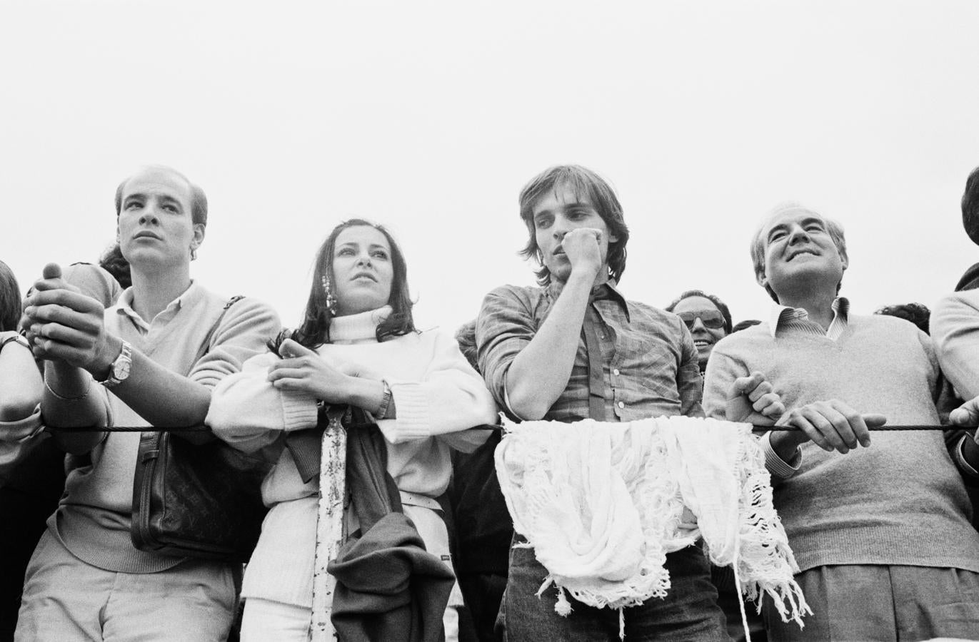 El primer novio oficial de Ana Obregón fue Miguel Bosé. Corrían los años '80 y el cantante comenzaba a despuntar en su carrera. Juntos formaron una de las parejas más mediáticas y 'guapas' de la época, pero el amor no duró más que un par de años. Hasta ahora, Ana ha sido la única novia oficial del ahora polémico Bosé.