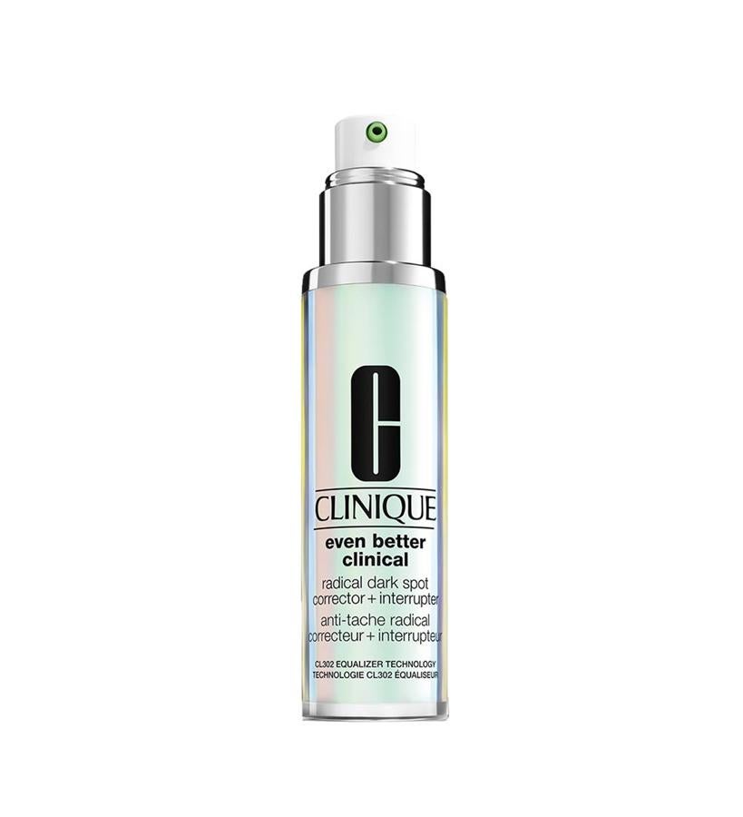 La fórmula mejorada de Even Better Clinical Radical Dark Spot Corrector + Interrupter de Clinique contiene UP302, una suave, aunque potente, molécula iluminadora que ayuda a reducir visiblemente las manchas. Y un complejo interruptor con ingredientes como extractos de raíz de morera y de salvado de arroz, para ctuar contra los radicales libres y prevenir la aparición de las manchas sin provocar irritación.