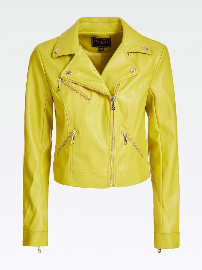 Biker amarilla con cremalleras, de Guess (129 €).