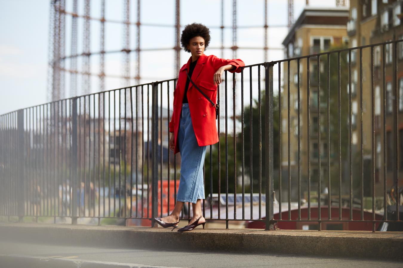 Este favorecedor abrigo de Find, una de las marcas propias de Amazon Fashion, está rebajado en el Black Friday a 78.80 euros.