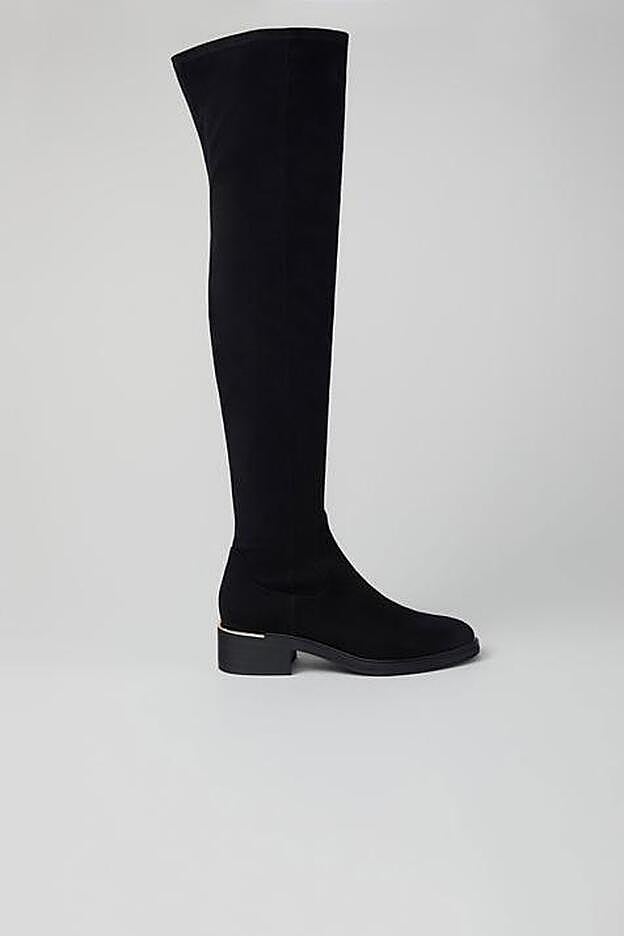 Botas altas, de Lefties.