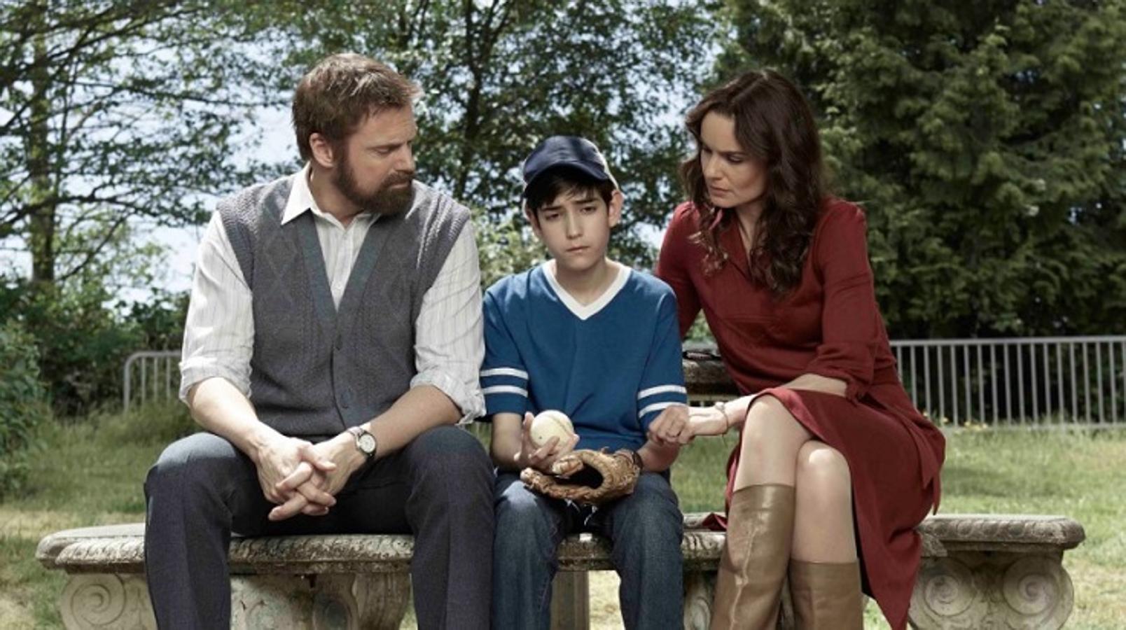 Sin palabras. Miniserie. Sundance TV. 1 de diciembre.Para conmemorar el Día Mundial de la Lucha contra el SIDA, Sundance TV estrena esta miniserie canadiense de 8 episodios que narra la historia de los colectivos de hemofílicos que fueron contagiados del virus VIH y de hepatitis C al recibir transfusiones de sangre contaminada a principios de los 80.