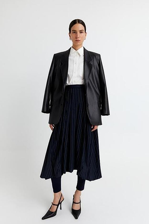 Falda globo de Sfera en tejido estampado con raya diplomática.