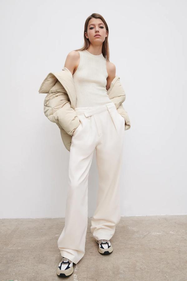 Fotos: 11 pantalones de traje por menos de 30 euros (y algunos menos de 15) que estilizan y puedes llevar con botas o deportivas