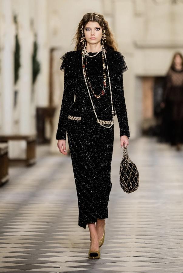 Fotos: El desfile Métiers d&#039;art 2020/21 de Chanel ha sido el homenaje que nos merecemos las mujeres