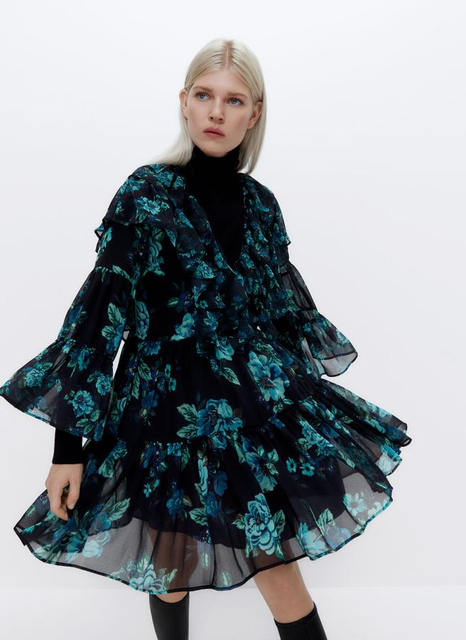 Fotos: 10 vestidos mini desde menos de 30 euros para combinar con botas altas y alargar tus piernas (sin pasar frío)