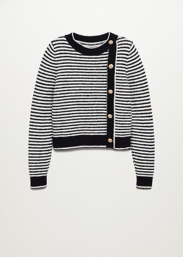 Jersey de rayas marineras de Mango (39,99 euros) El detalle de los botones dorados laterales lo hace especial y único.