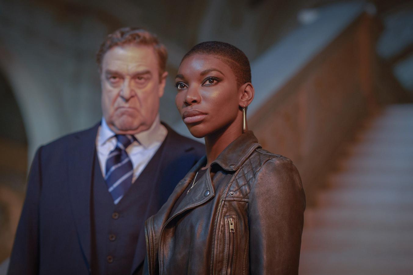 Michaela Coel repite en el ranking, esta vez solo como actriz principal. Black Earth Rising es una coproducción entre BBC y Netflix que habla del genocidio de Ruanda a través de una investigadora, Kate Ashby (Coel) y el abogado para el que trabaja, Michael Ennis (John Goodman). Ambos se ven envueltos en el juicio de un criminal de guerra, un antiguo jefe de una milicia africana.