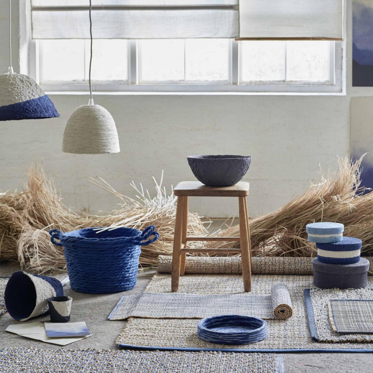 La colección limitada FÖRÄNDRING de IKEA es un paso al cambio para reducir la contaminación del aire, conviertiendo la paja de arroz en bonitos artículos de decoración para el hogar, como estos.