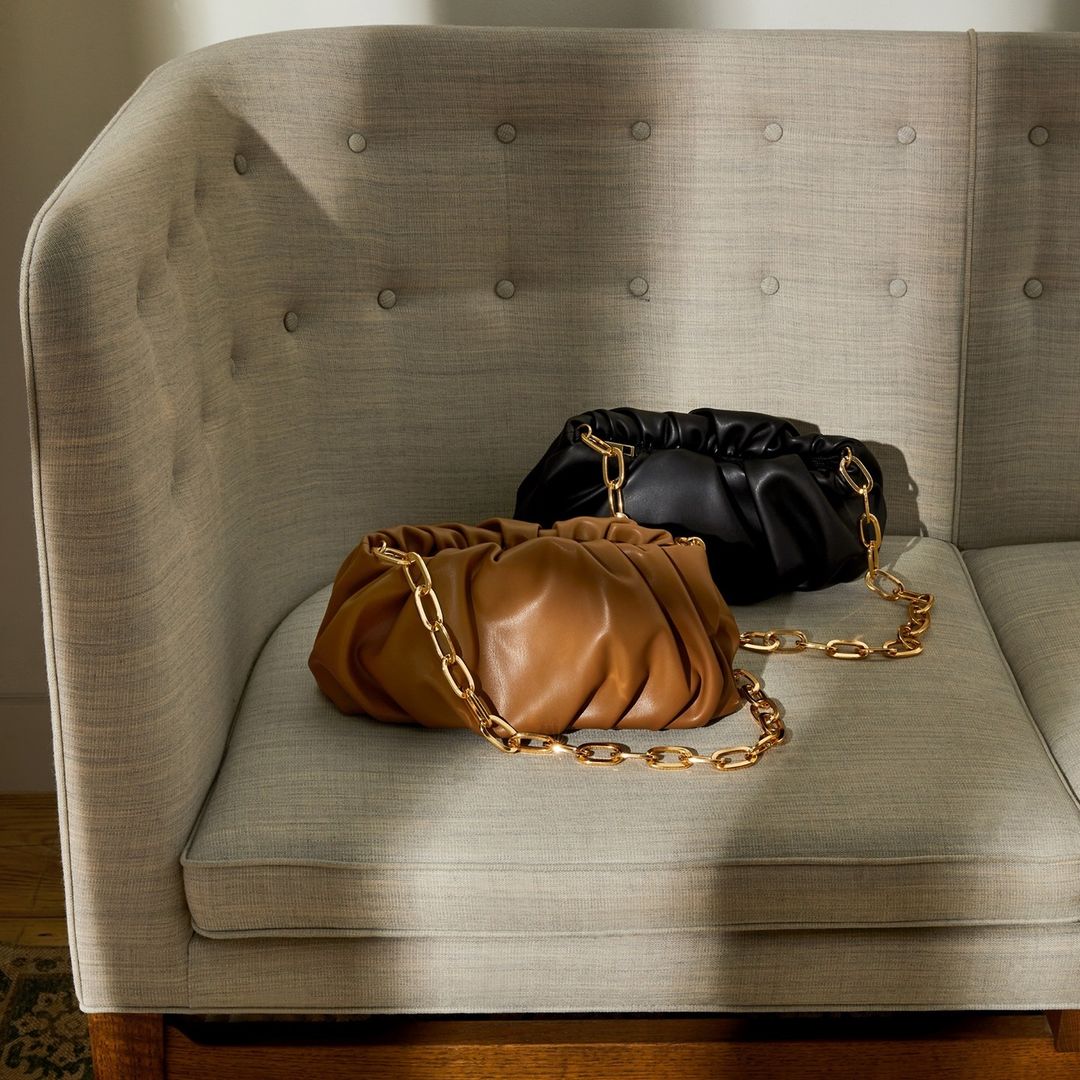 En Primark también tenemos la copia ultra 'low cost' del Chain Pouch de Bottega Veneta ¡por 10 euros!