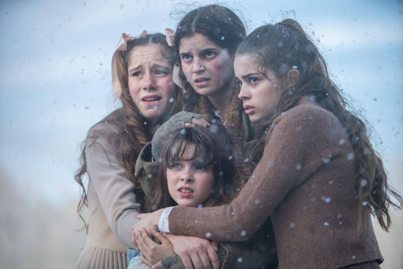 Una miniserie de tres episodios dirigida por Pau Freixas que cuenta la historia de cuatro hermanas que se juntan para celebrar la Navidad en tres etapas de su vida: la adolescencia, la mediana edad y la madurez. Un reparto que une a grandes actrices españolas como  Ángela Molina , Victoria Abril, Elena Anaya o Nerea Barros.