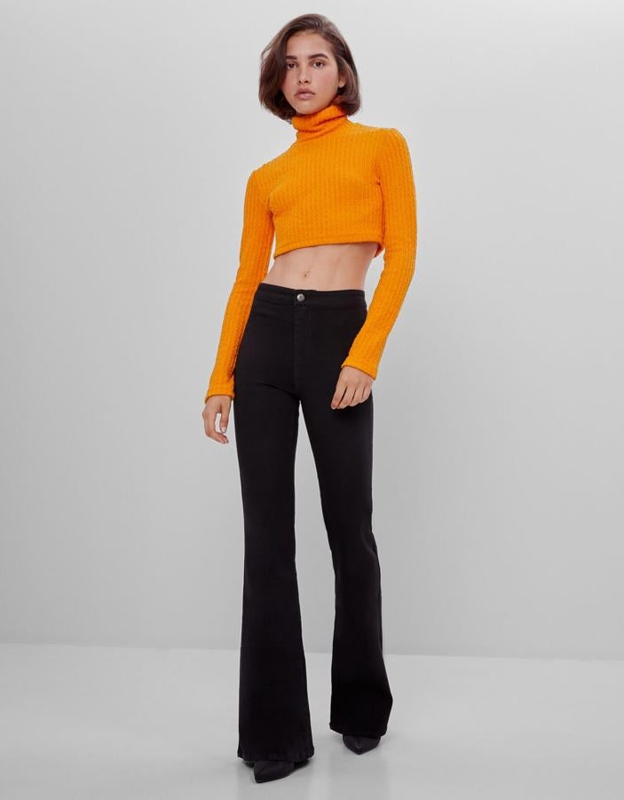De la 32 a la 42. Vaqueros tipo jeggings, tiro alto y silueta flare.