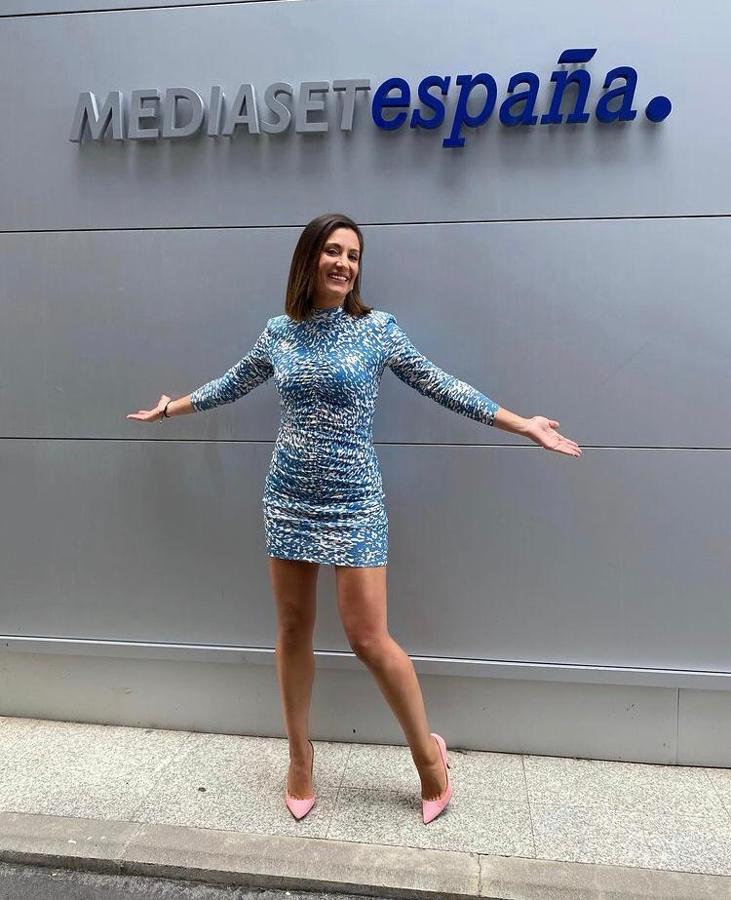 Nagore regresó de las vacaciones al trabajo por todo lo alto y lo hizo con un vestido que revoluvionó a sus seguidores: un  modelo estampado animal en color azul de H&M .